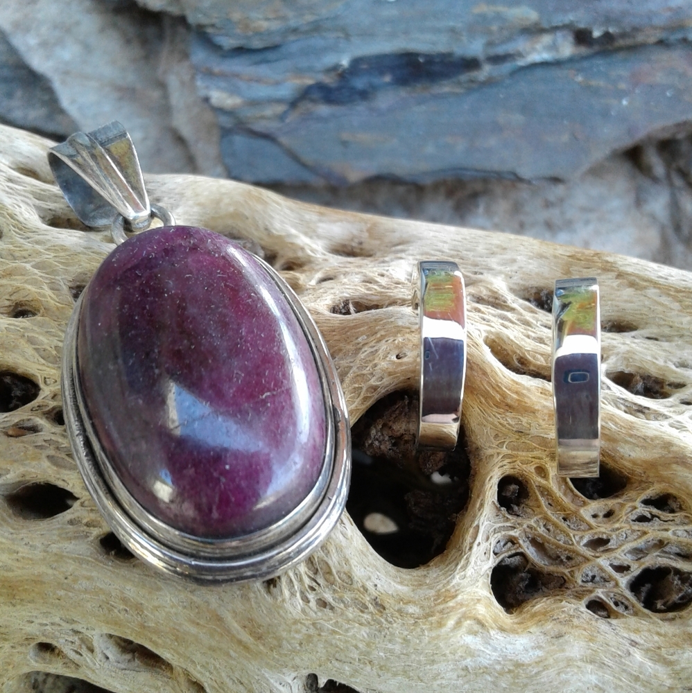 Sterling Silver Ruby Zoisite Pendant Set - image 5